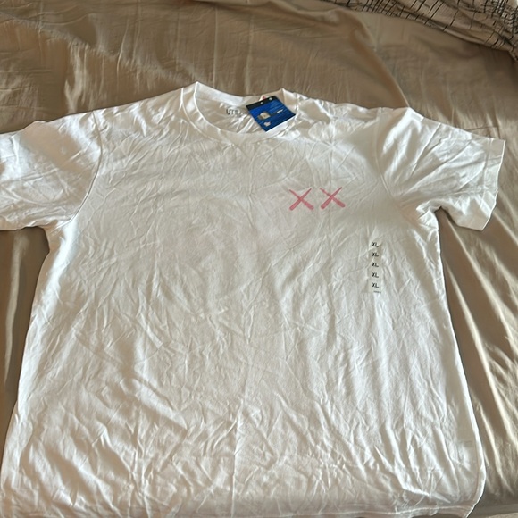 Brand new Kaws t-shirt with tags. XL Deadstock. - Picture 1 of 5
